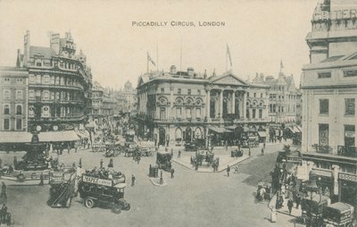 Piccadilly Circus, London af English Photographer