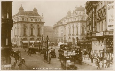 Piccadilly Circus, London af English Photographer