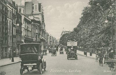 Piccadilly, London af English Photographer