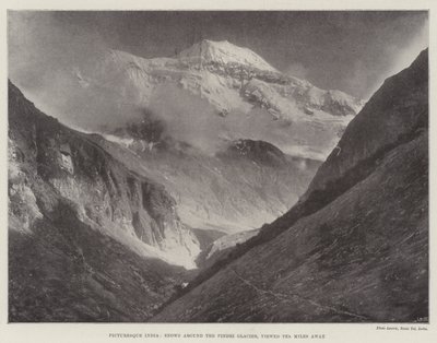 Malerisk Indien, Sne omkring Pindri-gletsjeren, set Ti Miles væk af English Photographer