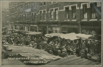 Polly Nathans fiskebutik, Petticoat Lane, London af English Photographer