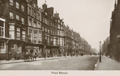 Pont Street, London (s/h-billede) af English Photographer