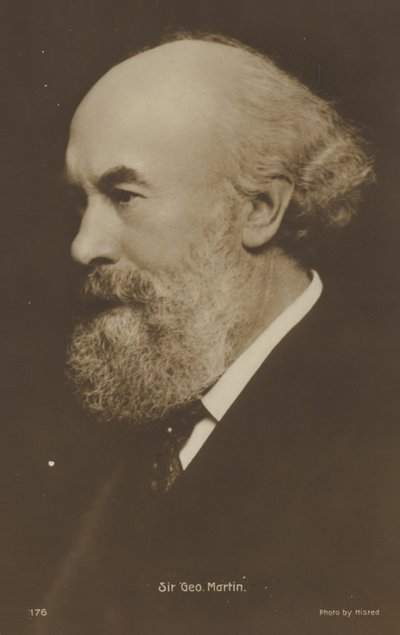 Portræt af Sir George Martin af English Photographer