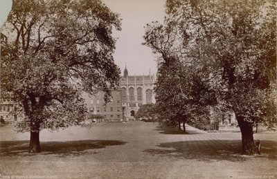 Postkort med udsigt over Temple Gardens af English Photographer