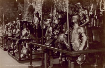 Postkort med et billede af The Armory i Tower of London af English Photographer