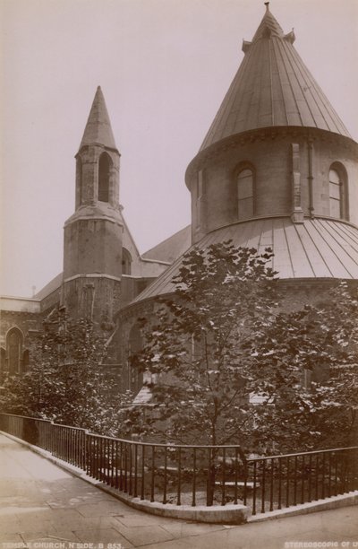 Postkort med nordsiden af Temple Church af English Photographer