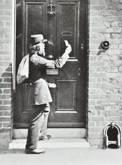 Postbud i King William Walk, Greenwich, 1885 af English Photographer