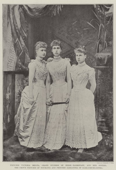 Prinsesse Victoria Melita, storhertuginde af Hesse-Darmstadt, og hendes søstre, kronprinsessen af Rumænien og prinsesse Alexandra af Sachsen-Coburg-Gotha af English Photographer