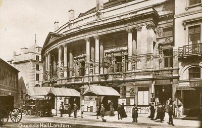 Queens Hall, London af English Photographer