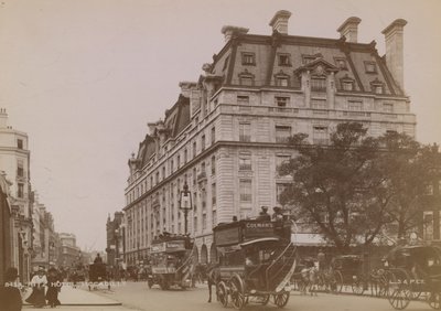 Ritz Hotel, Piccadilly af English Photographer