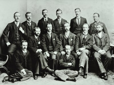 Rosendale Road School: gruppe af lærere, 1897 af English Photographer