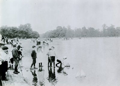 Rund dam, Kensington Gardens af English Photographer