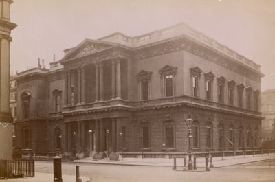 Senior United Service Club, London af English Photographer
