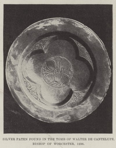 Sølvpaten fundet i graven af Walter de Cantelupe, biskop af Worcester, 1236 af English Photographer
