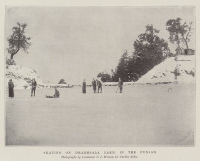 Skøjteløb på Dharmsala-søen i Punjaub af English Photographer