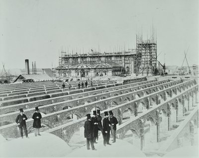 Southern Outfall Sewer, Crossness: bygningsdrift, 1865 af English Photographer