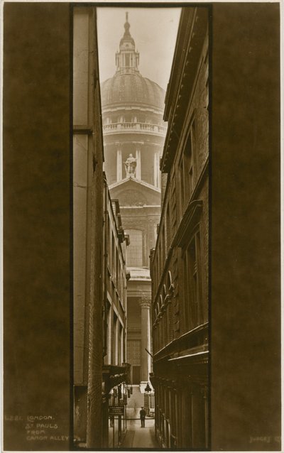 St Pauls Cathedral fra Canon Alley af English Photographer