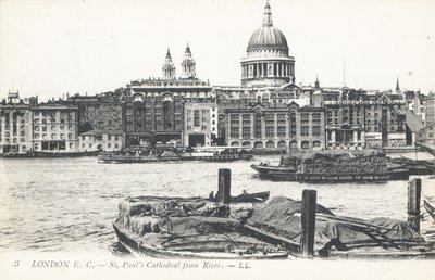 St Pauls Cathedral fra Themsen af English Photographer