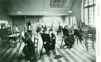 St Pauls Pigeskole, Studiet af English Photographer
