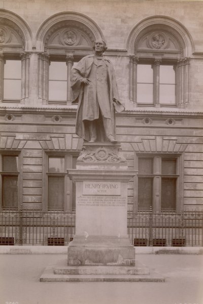 Statue af Henry Irving af English Photographer