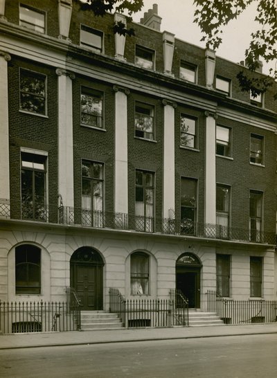 Tavistock Square af English Photographer
