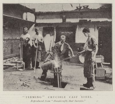 Gießender Schmelztiegel aus Gussstahl von English Photographer