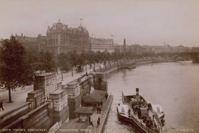 Thames Embankment fra Hungerford Bridge af English Photographer
