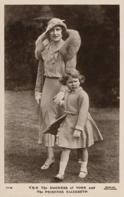 Hertuginden af York og prinsesse Elizabeth (s/h-billede) af English Photographer