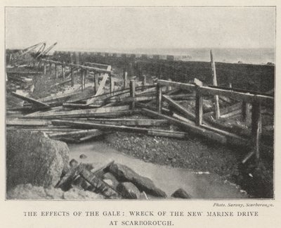 The Effects of the Gale, Wreck of the New Marine Drive at Scarborough af English Photographer