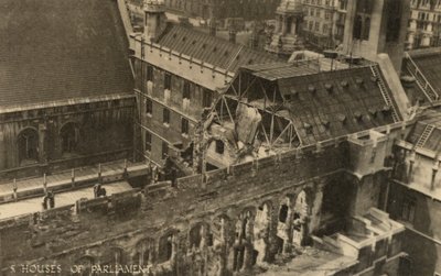 Houses of Parliament, London, viser bombeskader under anden verdenskrig (s/h-billede) af English Photographer