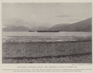 Kings Scottish Cruise, His Majestys Yacht i Onich Bay af English Photographer