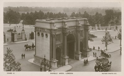 The Marble Arch, London af English Photographer