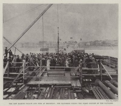 Det nye marinepalads og molen i Brighton, borgmesterinden fikserer pavillonens første søjle af English Photographer