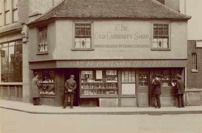 The Old Curiosity Shop, 14 Portsmouth Street, Lincolns Inn Fields, London af English Photographer