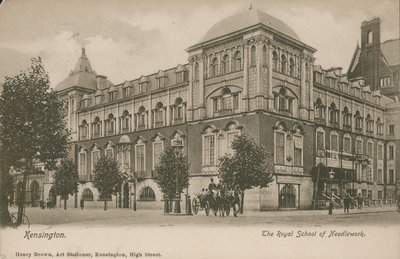Royal School of Needlework, Kensington, London af English Photographer