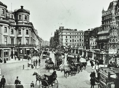 The Strand and Charing Cross, 1897 af English Photographer