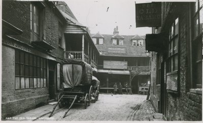 The Tabard Inn, Southwark af English Photographer