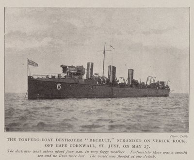 Torpedo-Boat Destroyer Recruit, strandet på Verick Rock, ud for Cape Cornwall, St. Just, den 27. maj af English Photographer
