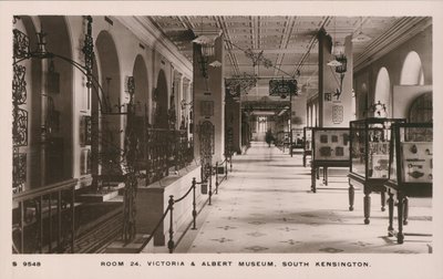 Victoria and Albert Museum, South Kensington, London af English Photographer
