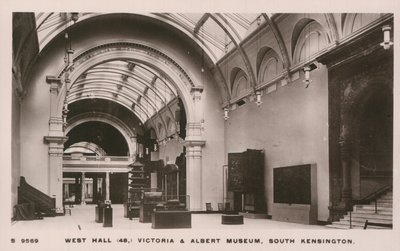 Victoria and Albert Museum, South Kensington, London af English Photographer