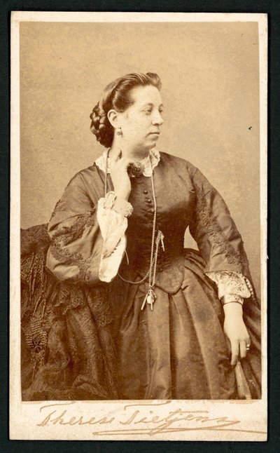 Therese Tietjens, Portrait (B/W Photo) af English Photographer