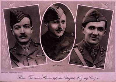 Tre berømte helte fra Royal Flying Corps, for "The Great War", ca. 1917 (fotogravure) af English Photographer