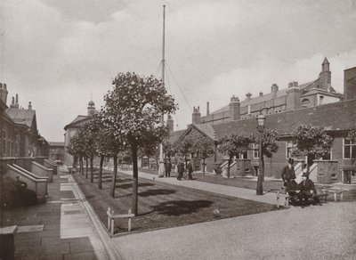 Trinity Hospital, Mile End Road af English Photographer