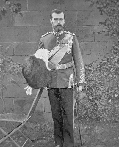 Zar Nicholas II iført uniformen af Royal Scots Greys af English Photographer