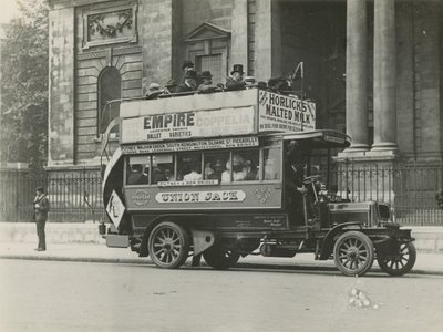 Union Jack Omnibus af English Photographer