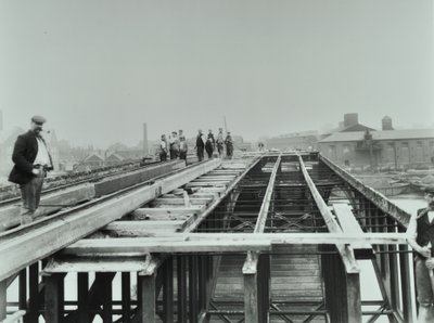Vauxhall Bridge: nedrivning, 1898 af English Photographer