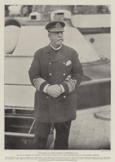 Viceadmiral Sir Henry Frederick Stephenson, KCB, søofficeren, der i tilfælde af krig ville spille en meget fremtrædende rolle i vores nationale forsvar af English Photographer