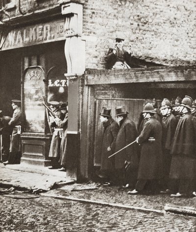 Winston Churchill durant le siege de Sydney street, London 1911 (s/h foto) af English Photographer