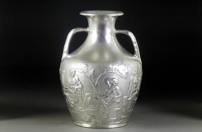 En victoriansk sølvreplika af Portland Vase, 1844 af English School