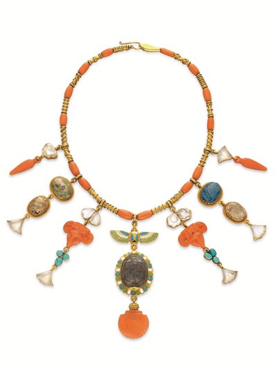 En egyptisk revival-halskæde af koral, flere ædelstene og guld, ca. 1870